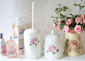 マニー オリジナル 家具 2段カップボード － フレンチカントリーのバラ