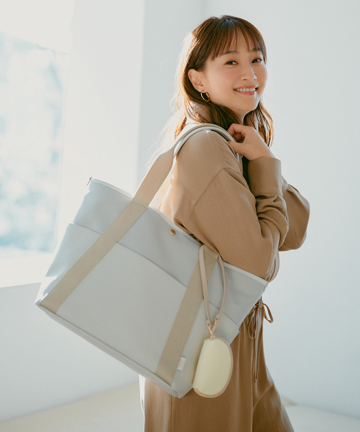 藤本美貴さんにTOPKAPI とのコラボバッグを紹介いただきました