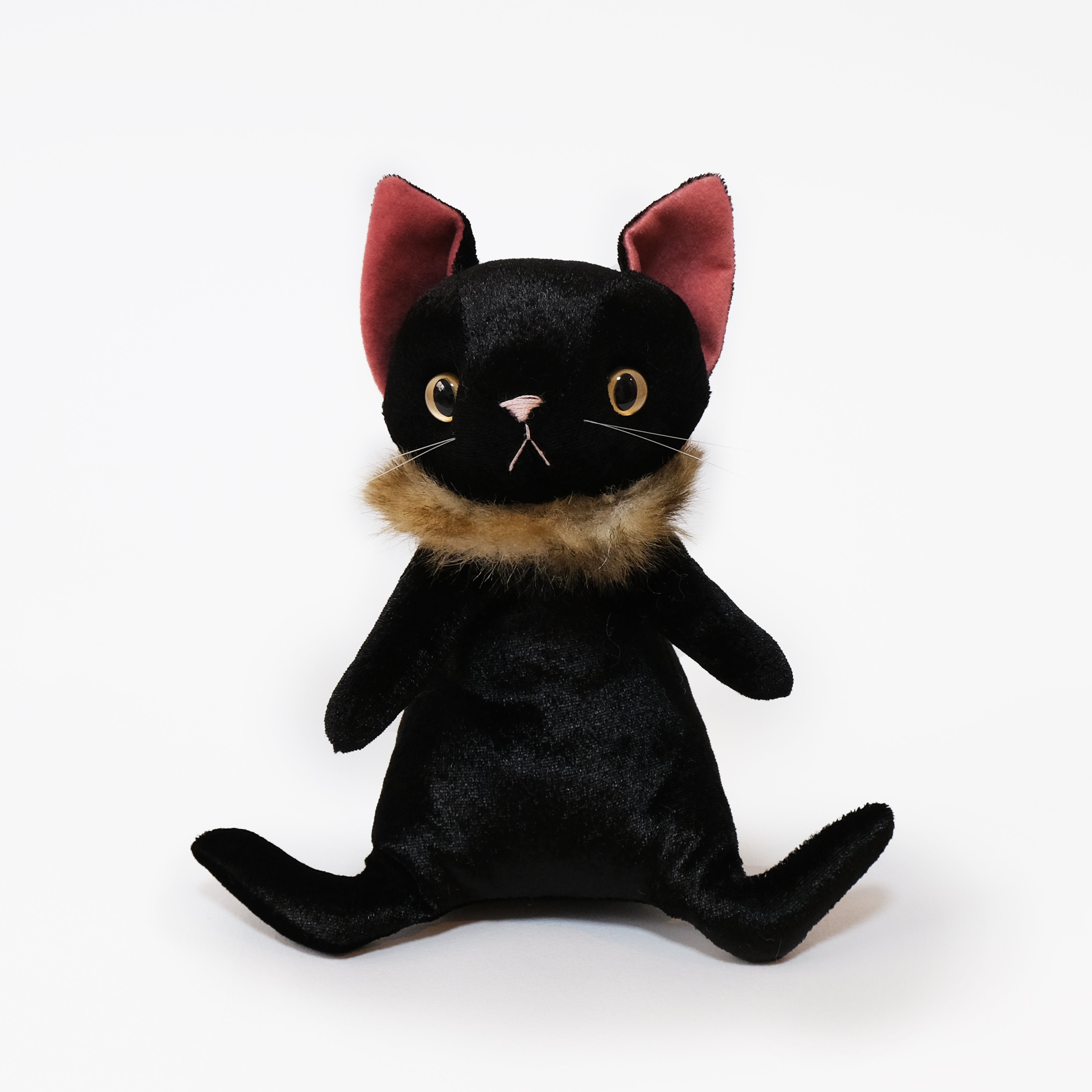 ナルシス ミッドナイト Narcisse Midnight 猫のぬいぐるみ – Cuddly