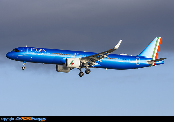 Airbus A321-271NX ITA Airways EI-HXA - AirTeamImages.com