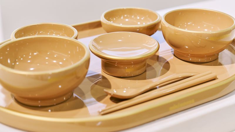 輪島塗のお食い初め食器 ミキハウス、被災した老舗と連携して商品化