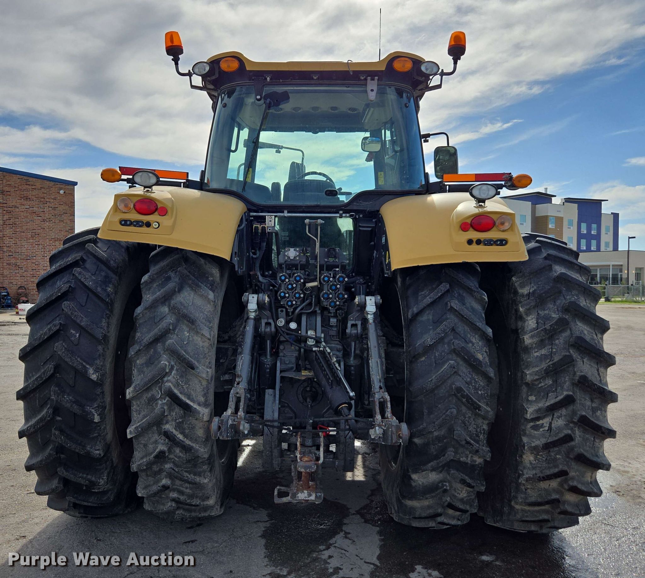 2015 Challenger MT675E MFWD tractor in Forney, TX | Item EE0028