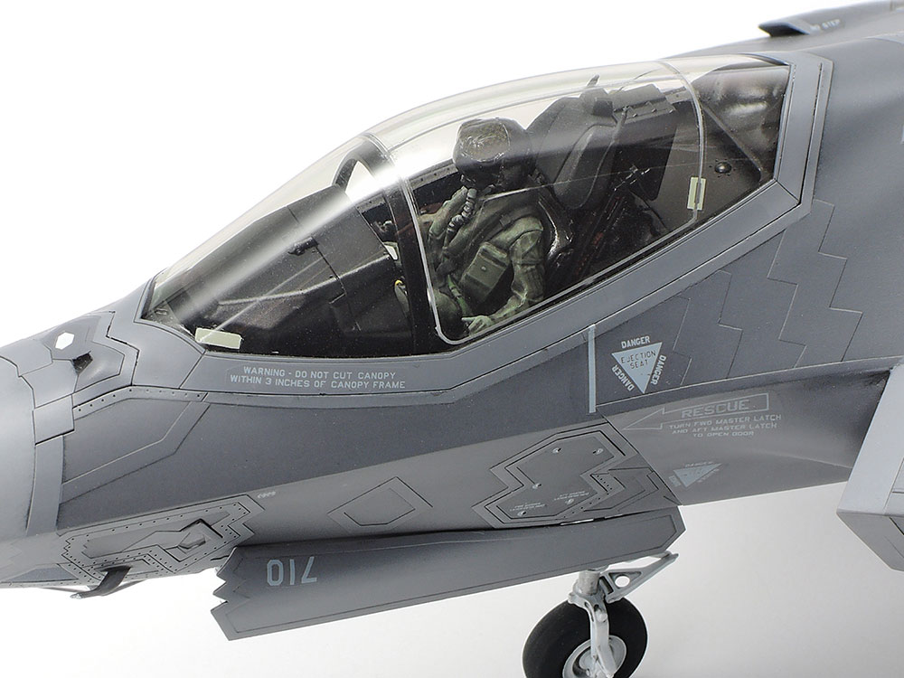 1/48 SCALE LOCKHEED MARTIN F-35A LIGHTNING II | TAMIYA