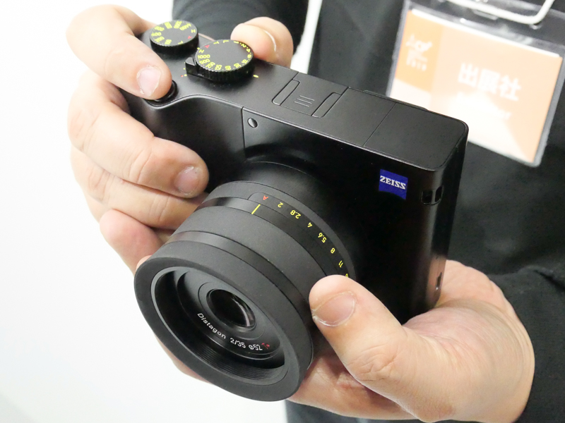 イベントレポート】【CP+2019】Lightroom CC搭載フルサイズ機「ZEISS