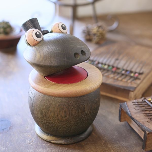 チェコ テデ社 Janoschik 木製 カエルの貯金箱 ユーズド美品（チ3246