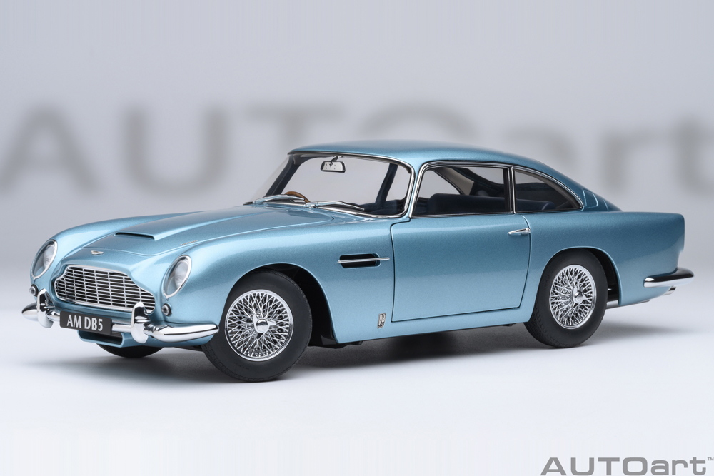 オートアート 1/18 アストンマーチン DB5 ライトブルーパール