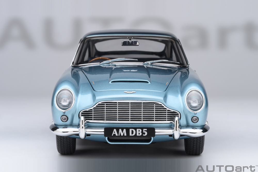 オートアート 1/18 アストンマーチン DB5 ライトブルーパール