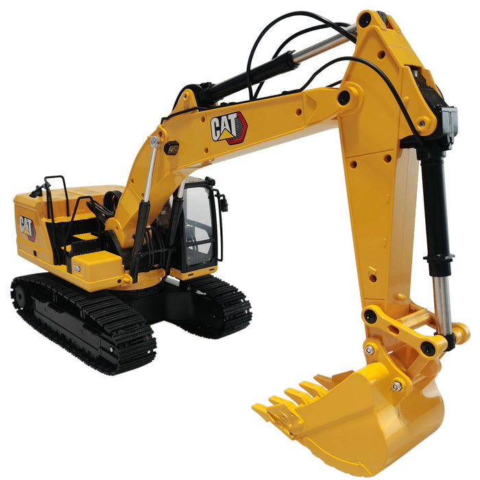 1:16 Cat® 320 Radio Control Excavator with Bucket, Grapple and