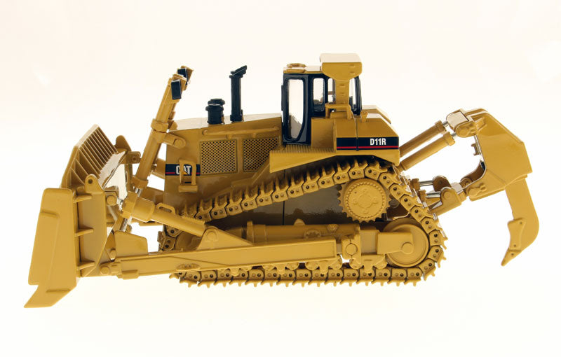 1:50 Cat® D11R Track-Type Tractor — Diecast Masters America