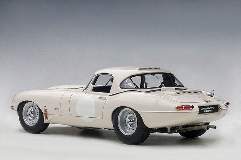 AUTOart Jaguar Lightweight E-Type - White • DiecastSociety.com