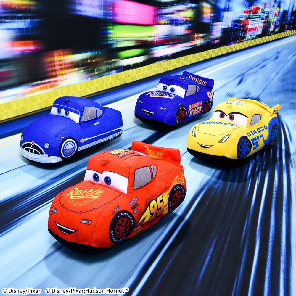 青いライトニング・マックィーンも登場！セガプライズ ディズニー