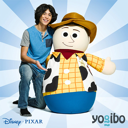 抱きしめたくなるウッディやバズのヨギボー！Yogibo ディズニー