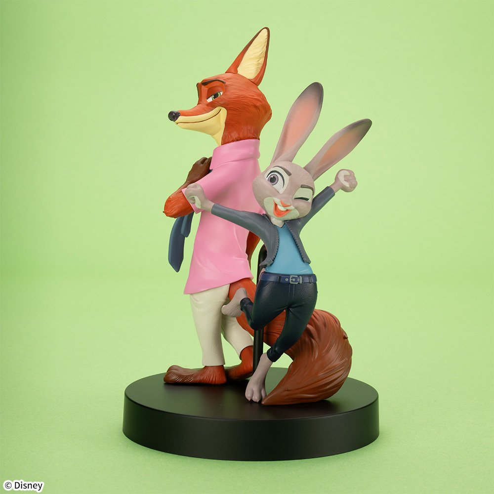 バディ感溢れる背中合わせのジュディとニック！セガプライズ