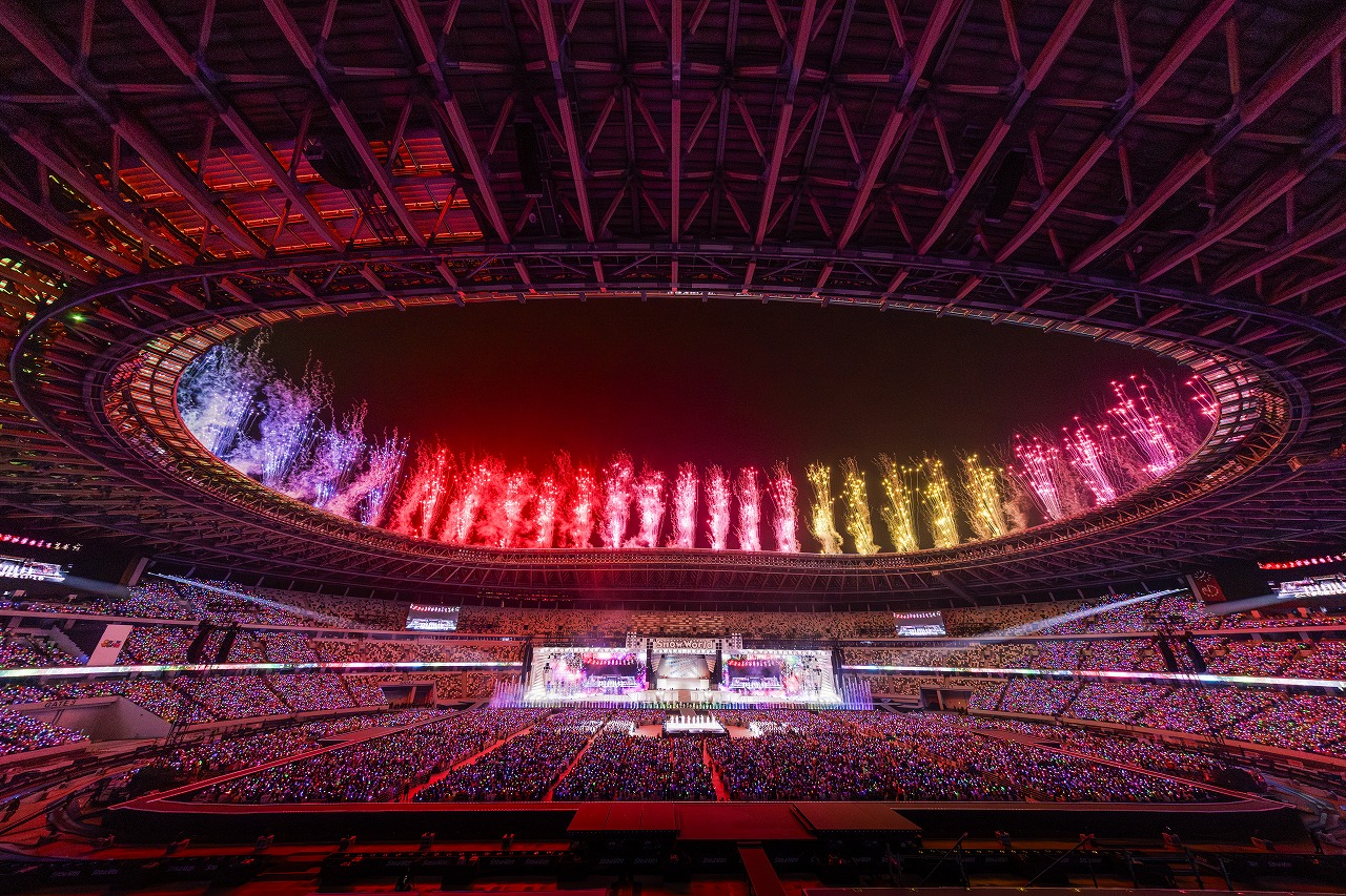 Celebrating Snow Man's Snow World at Japan National Stadium