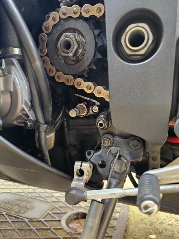 Racetorx Kawasaki ZX12R Gear shift support – EDR Performance