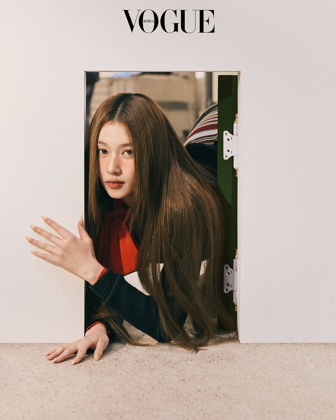フォト】TWICEサナ、「PRADA」を身にまとい幻想的なムード