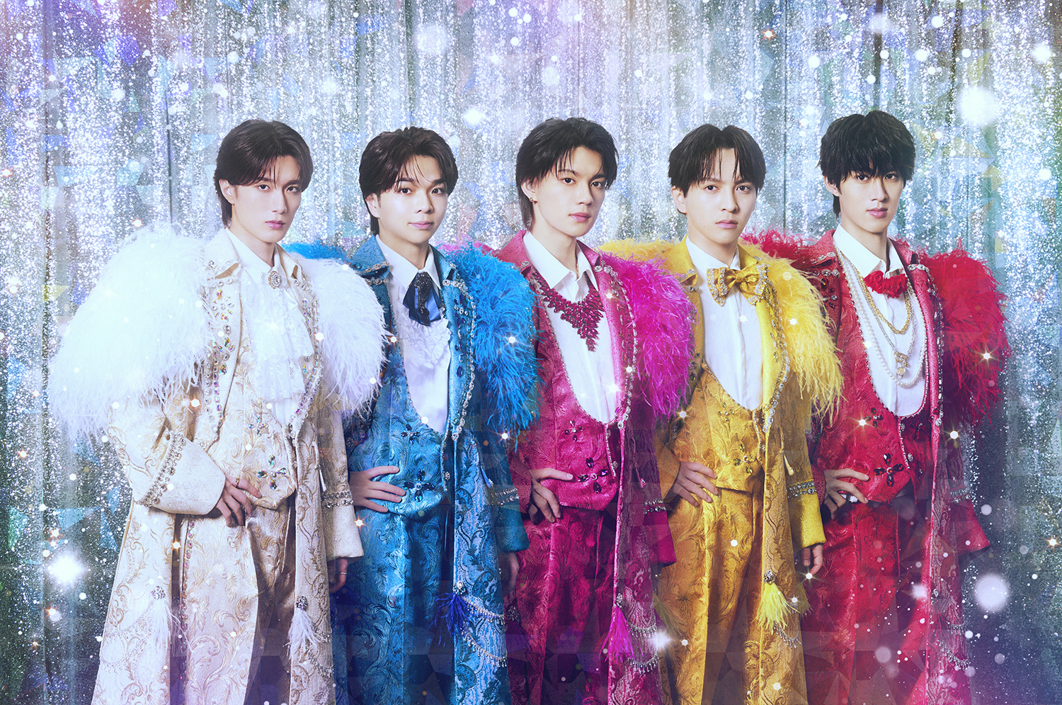 八木勇征(FANTASTICS)が表紙に登場！ここでしか見られない表情を収めた