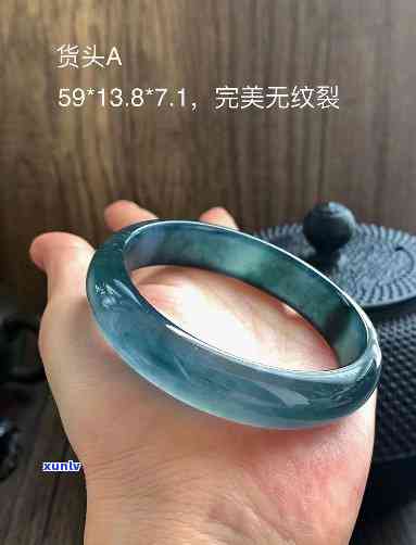 危料翡翠飘花手镯：精美图片与详细描述_翡翠_邮箱网