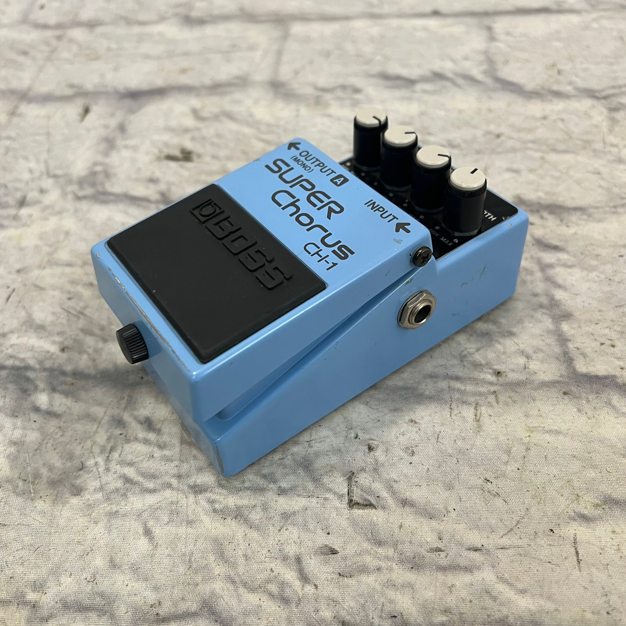 Boss CH-1 Super Chorus (Pink Label) Chorus Pedal - Evolution Music