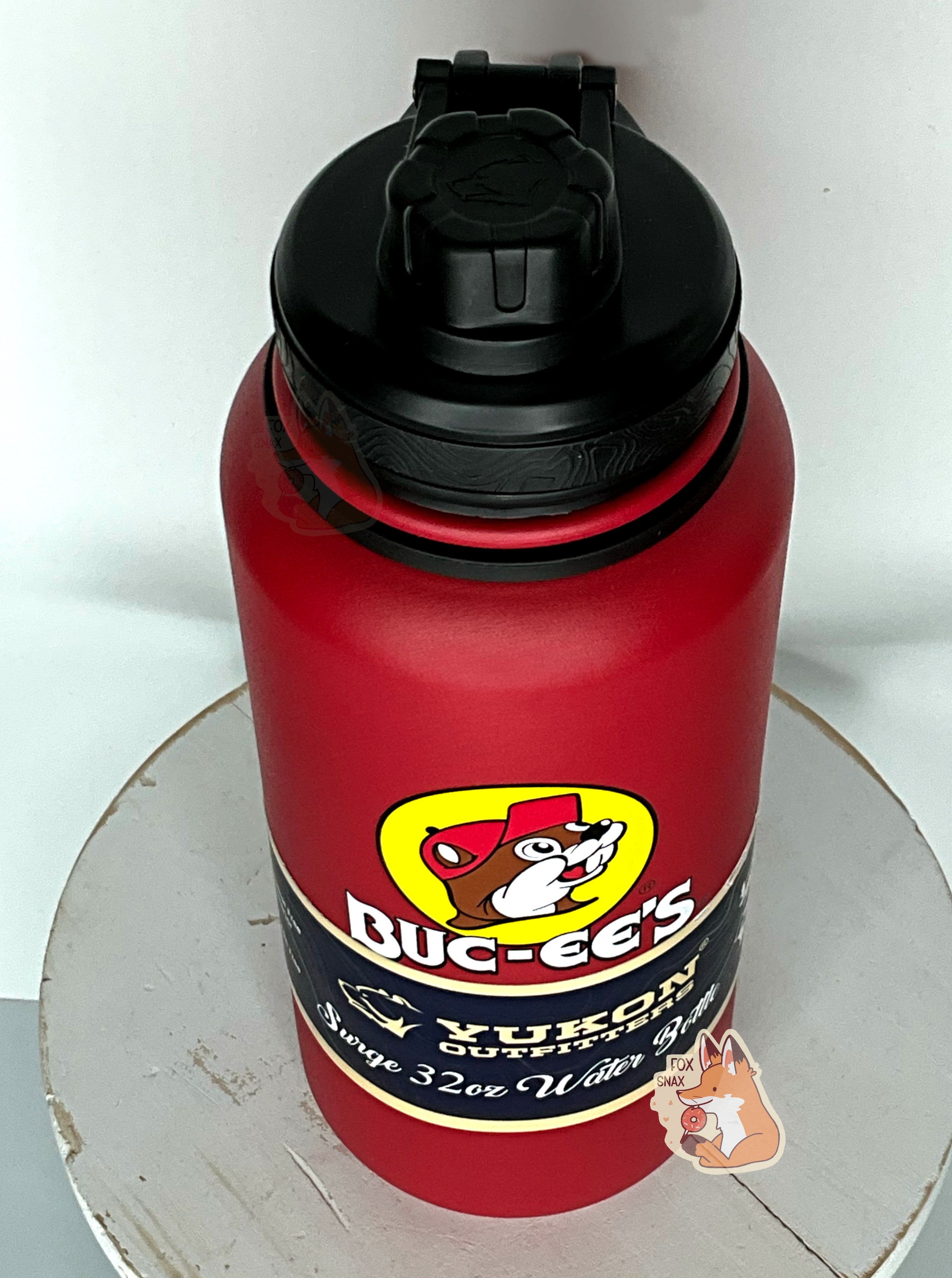 Buc-ee's Yukon Outfitters Red 32oz Water Bottle – Fox Snax