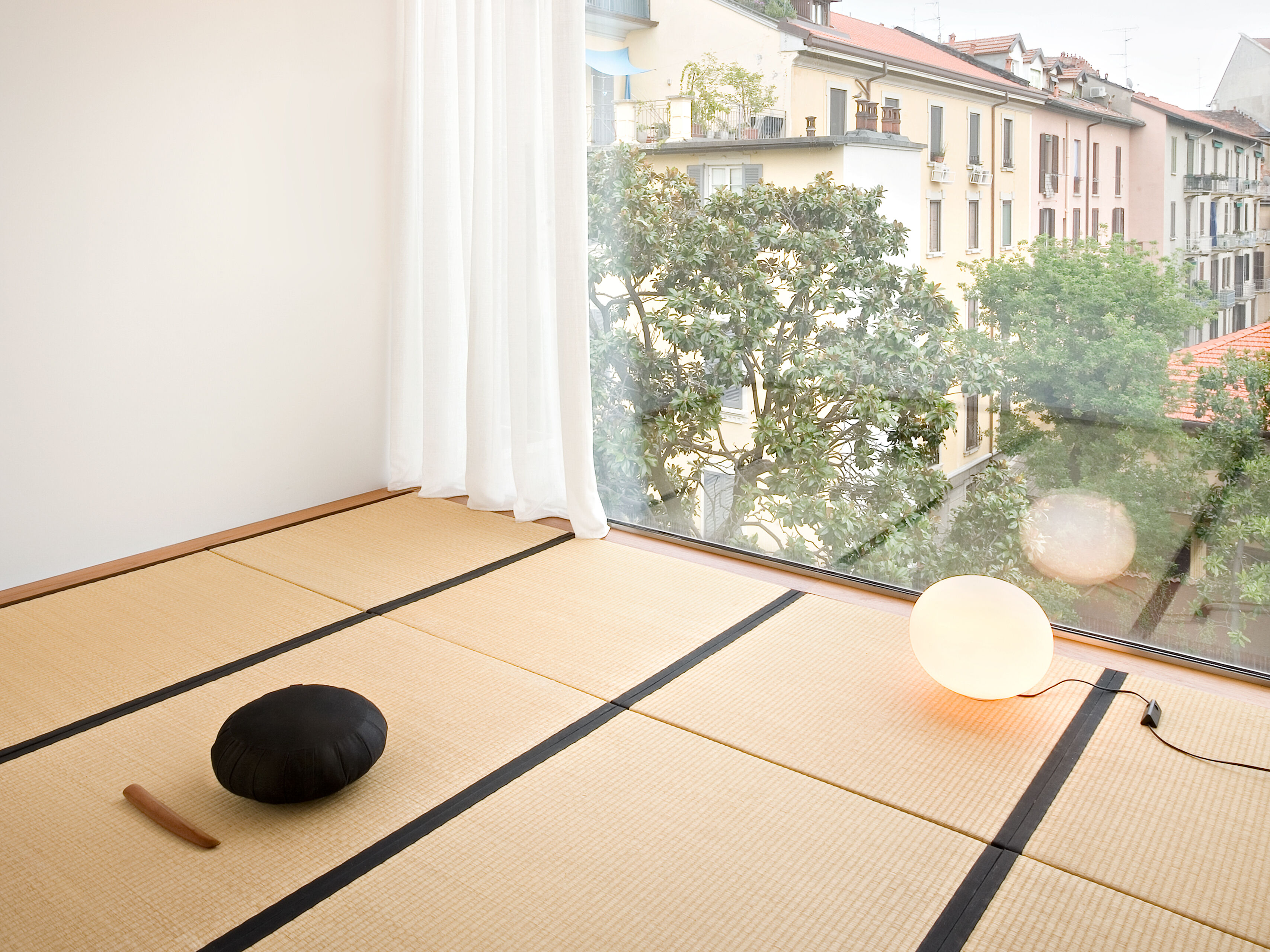 Glo-Ball Basic 1 Table Lamp | Flos Official Shop
