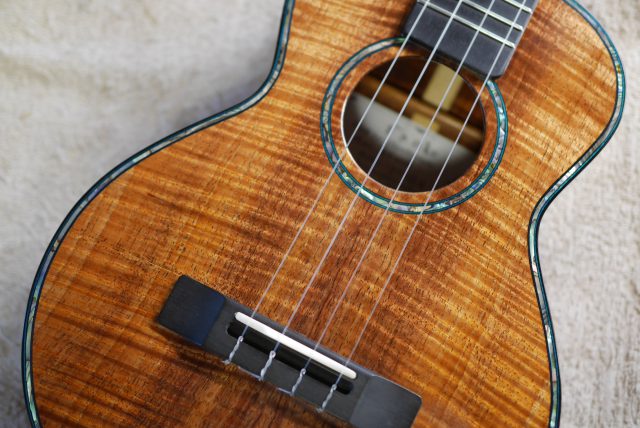 マスターグレード・カーリーコア・テナー | ウクレレ工房 Fs uke