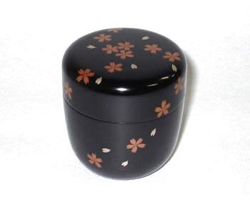 舞桜蒔絵中棗（まいさくらまきえ ちゅうなつめ）木製漆塗り | 茶道具
