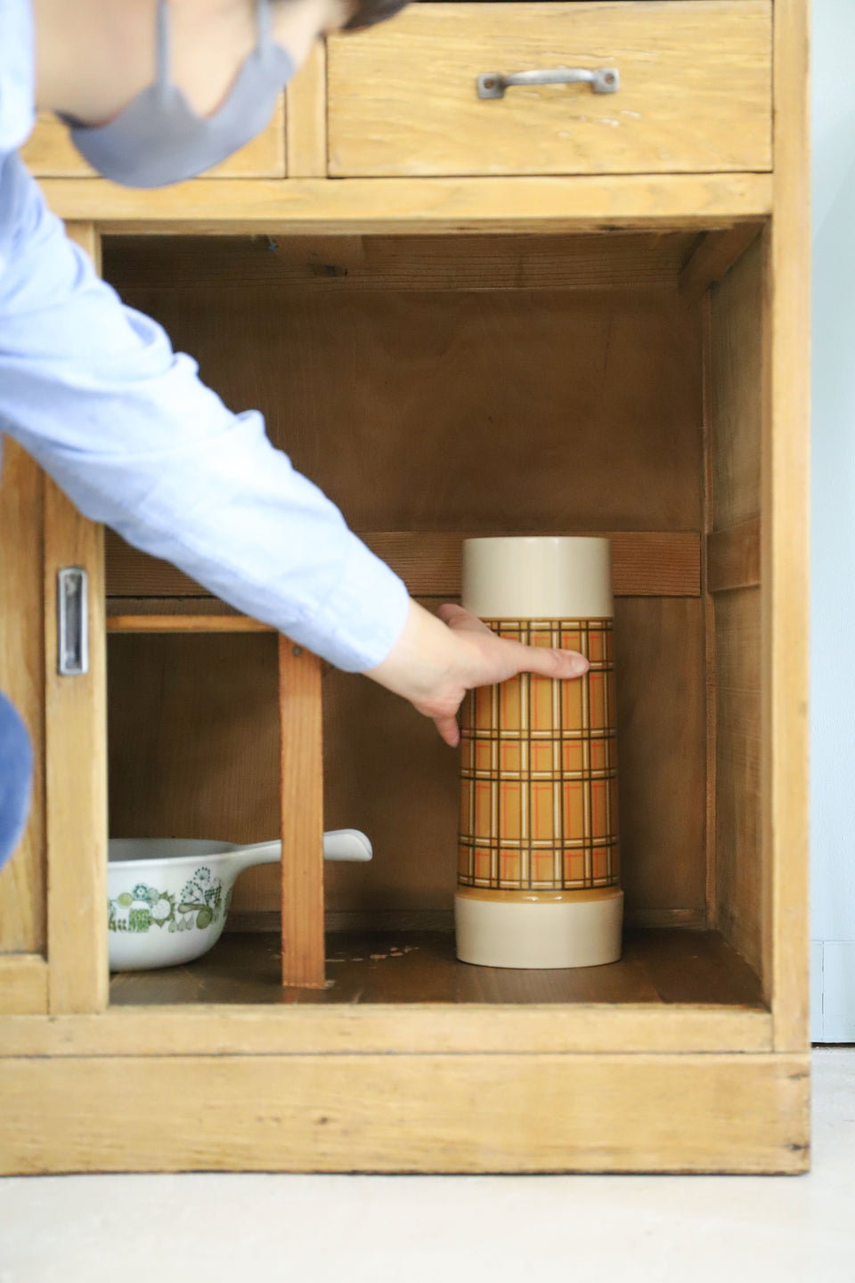 ジャパンヴィンテージ 食器棚 カップボード ガラス戸棚 収納家具