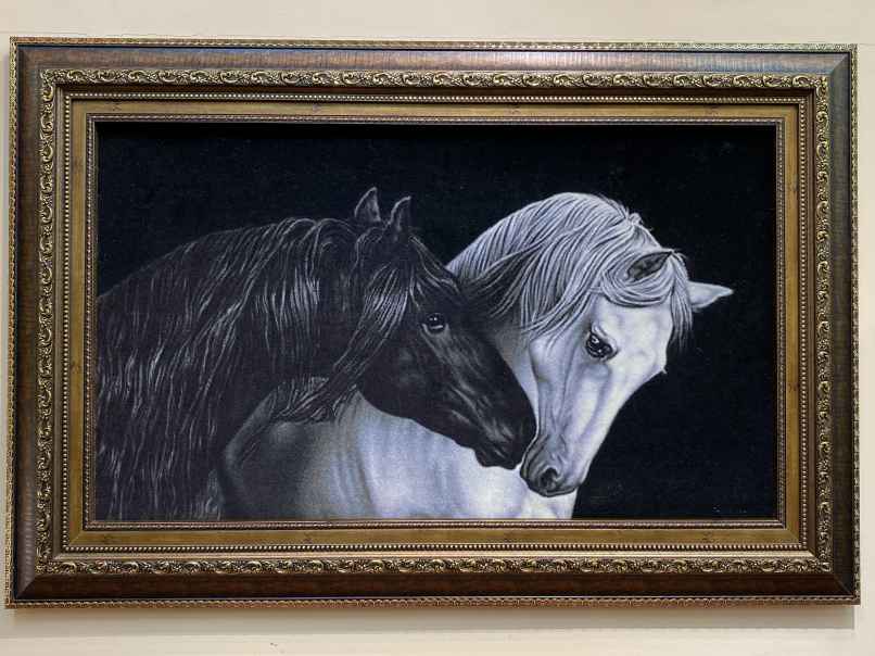 ペルシャ絵画絨毯 [絨毯]53×91cm [額込]77×113cm 手織り 馬 (PPC-0061