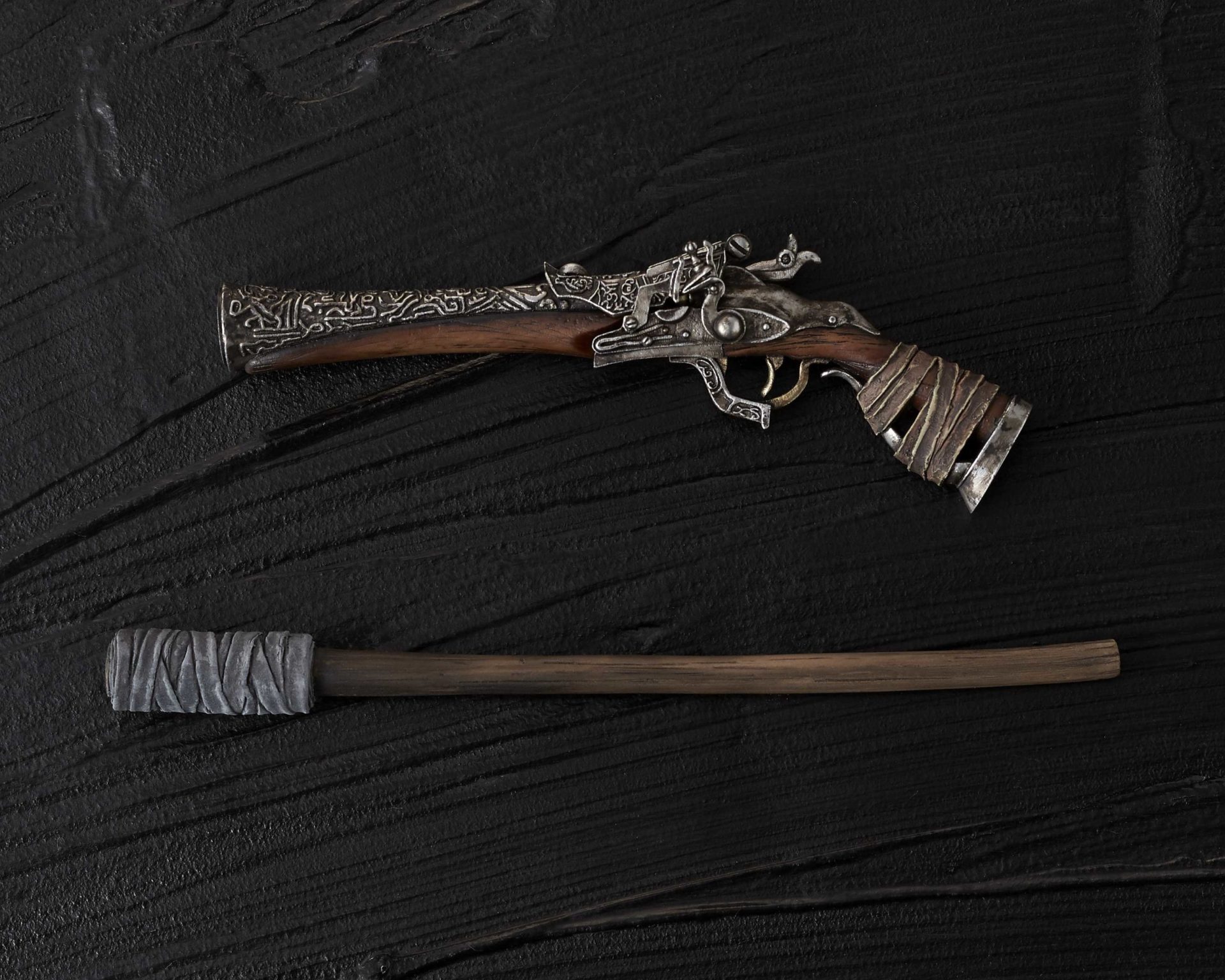 Hunter's Arsenal 獣狩りの短銃と松明 1/6スケール ウェポン | Gecco