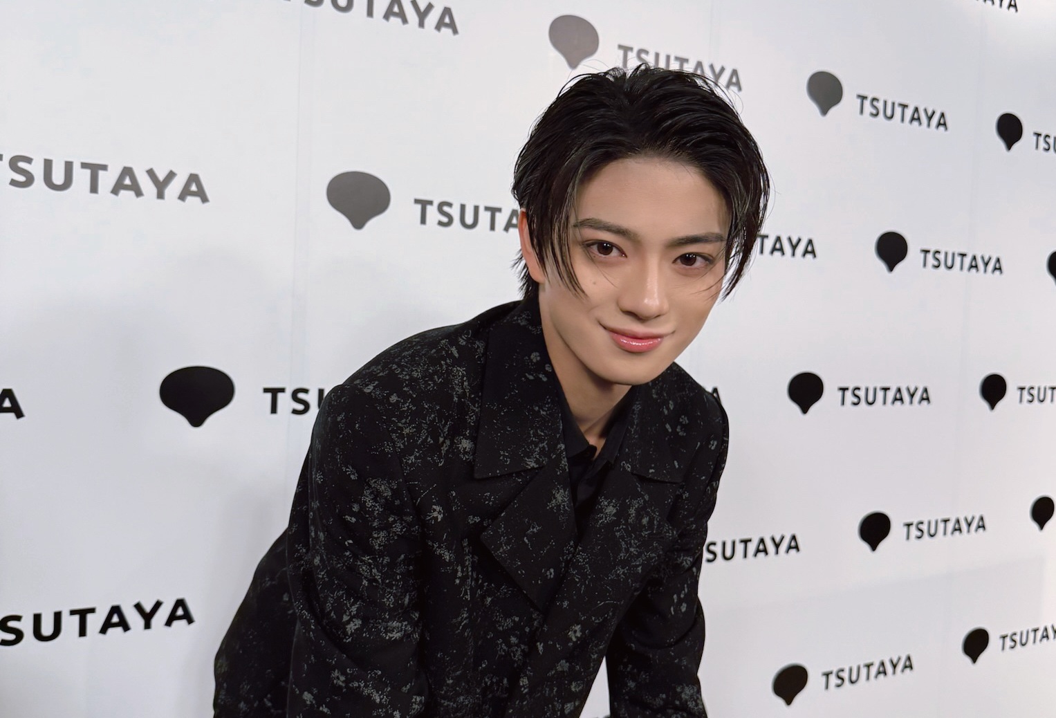 独占取材！俳優・岩瀬洋志2025年卓上カレンダー発売記念イベントを