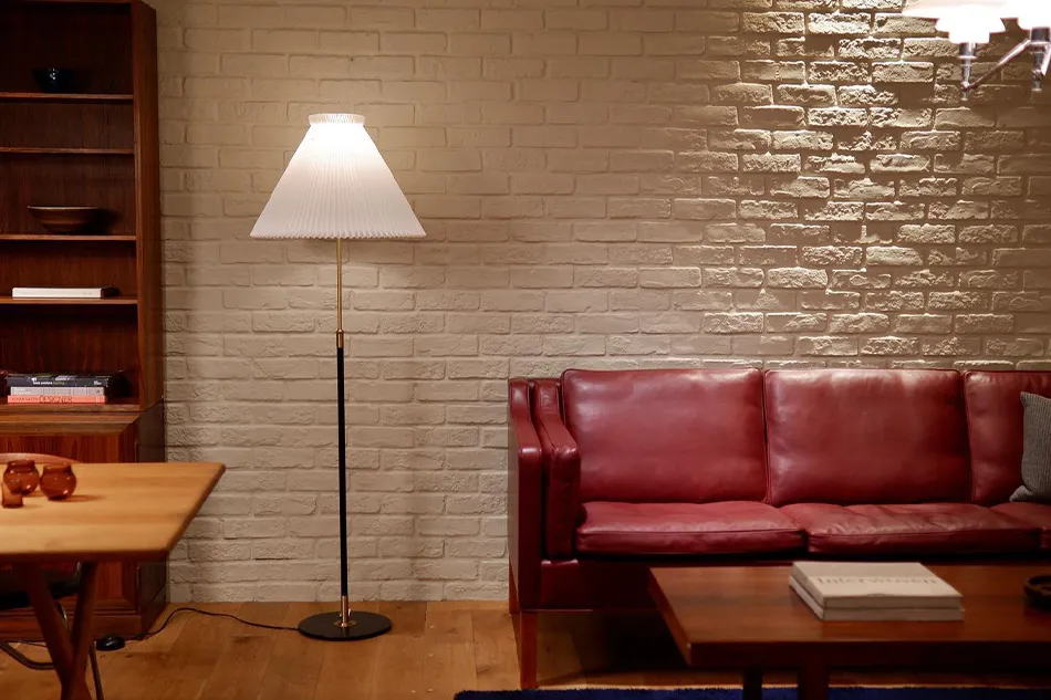Model351 Floor Lamp（モデル351 フロアランプ） / LE KLINT（レ