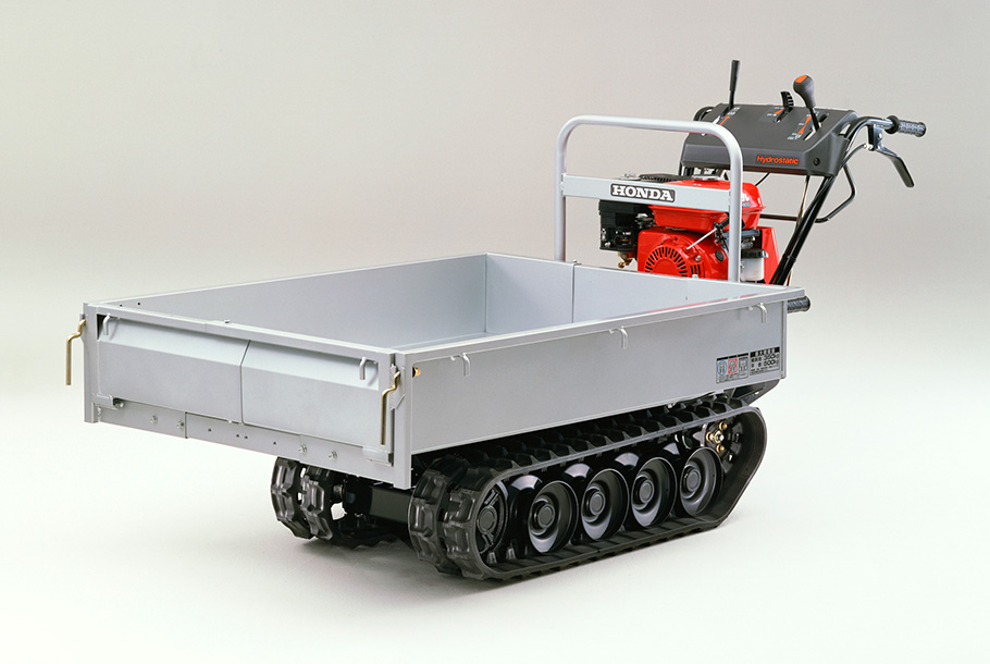 不製地や傾斜地での走破性と操作性に優れた小型運搬機「HP500H」を発売