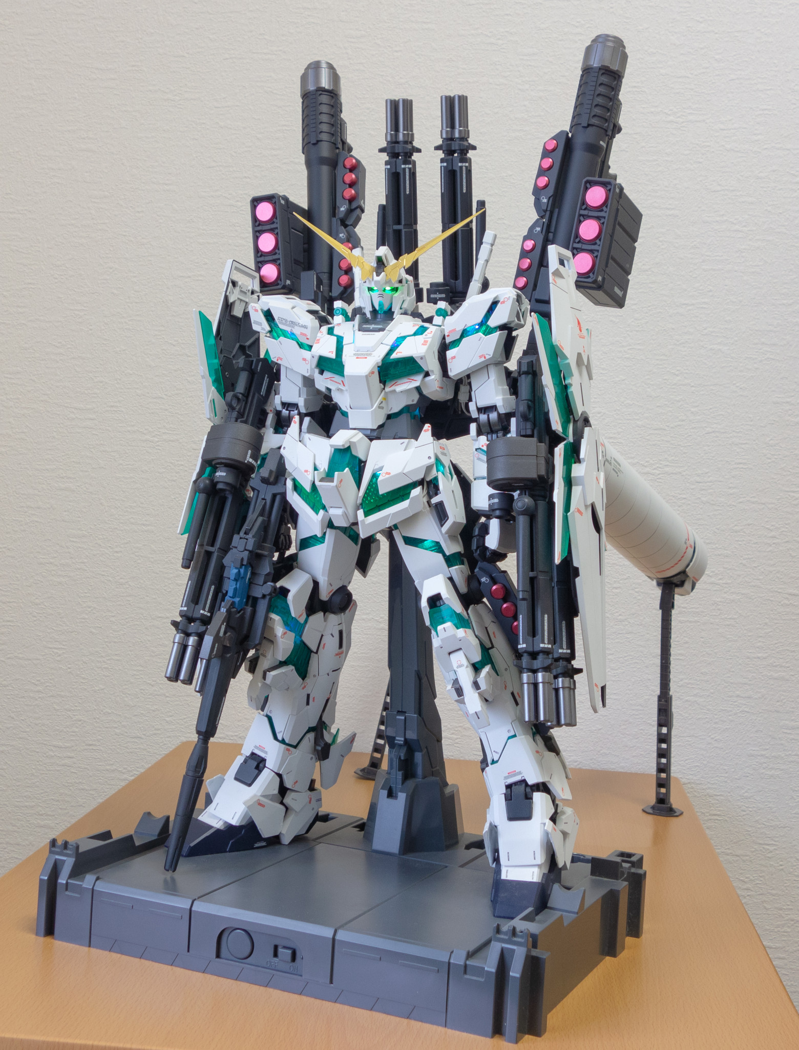 PG フルアーマーユニコーンガンダム（最終決戦Ver．）｜mugiさんの