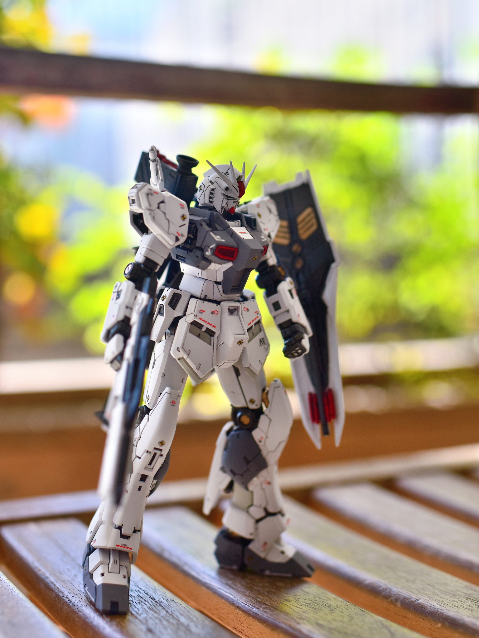 RX-93νGUNDAM（FIRST LOT COLOR ver.）｜さんらいずさんのガンプラ作品