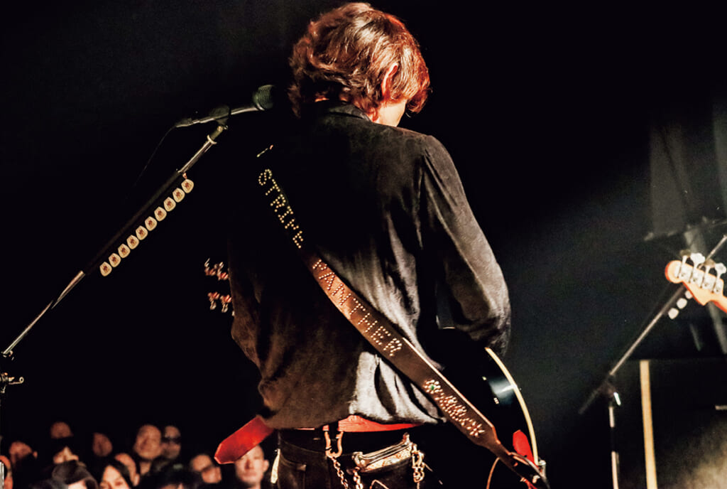 ギタリストのストラップ事情 – 第4回：浅井健一 | ギター・マガジンWEB