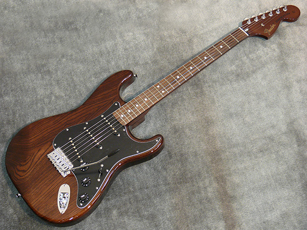 エレキギター】FenderJapanよりST71をウォルナットカラーで仕上げた