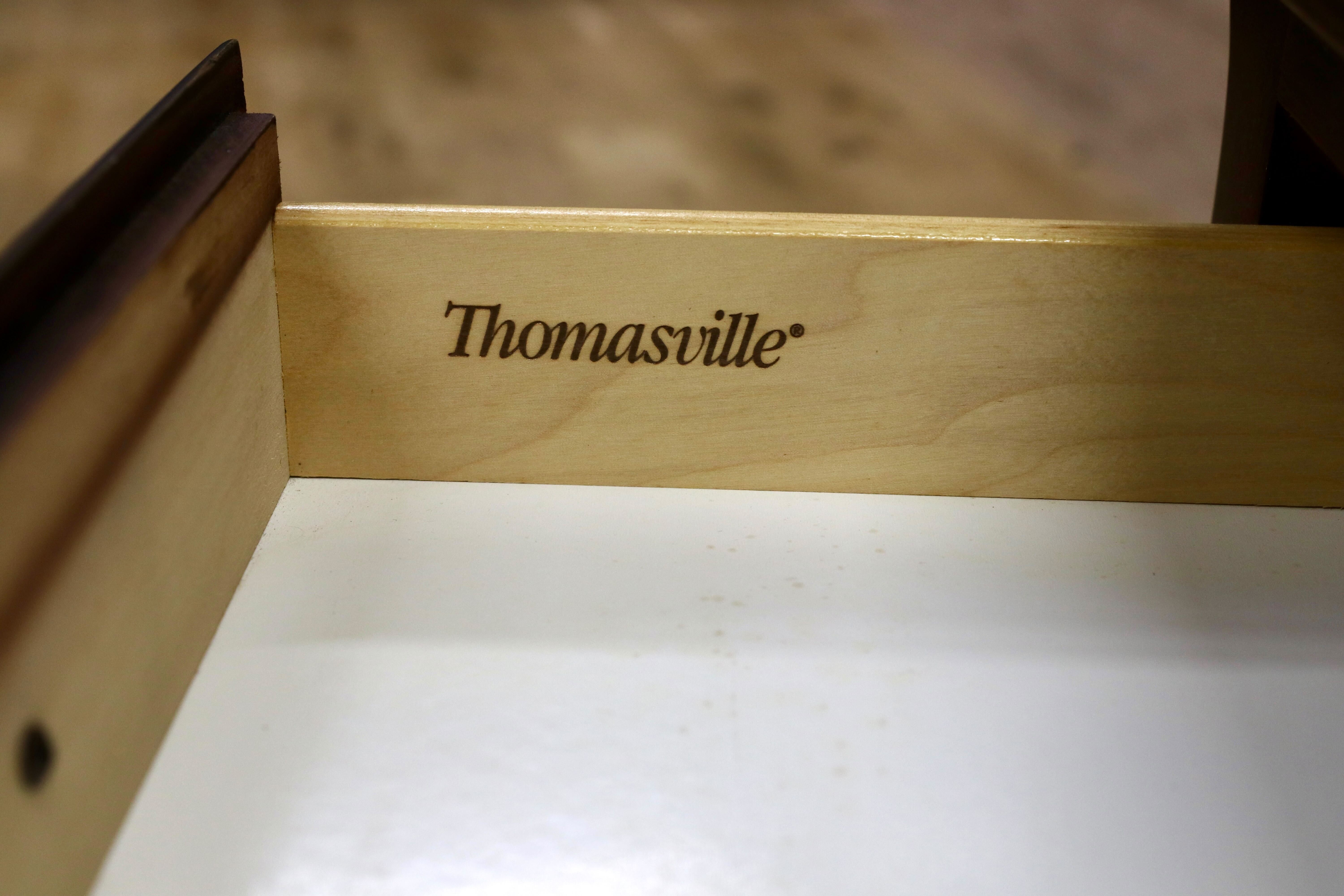 GMHS180A○Thomasville / トーマスビル ナイトテーブル エンドテーブル