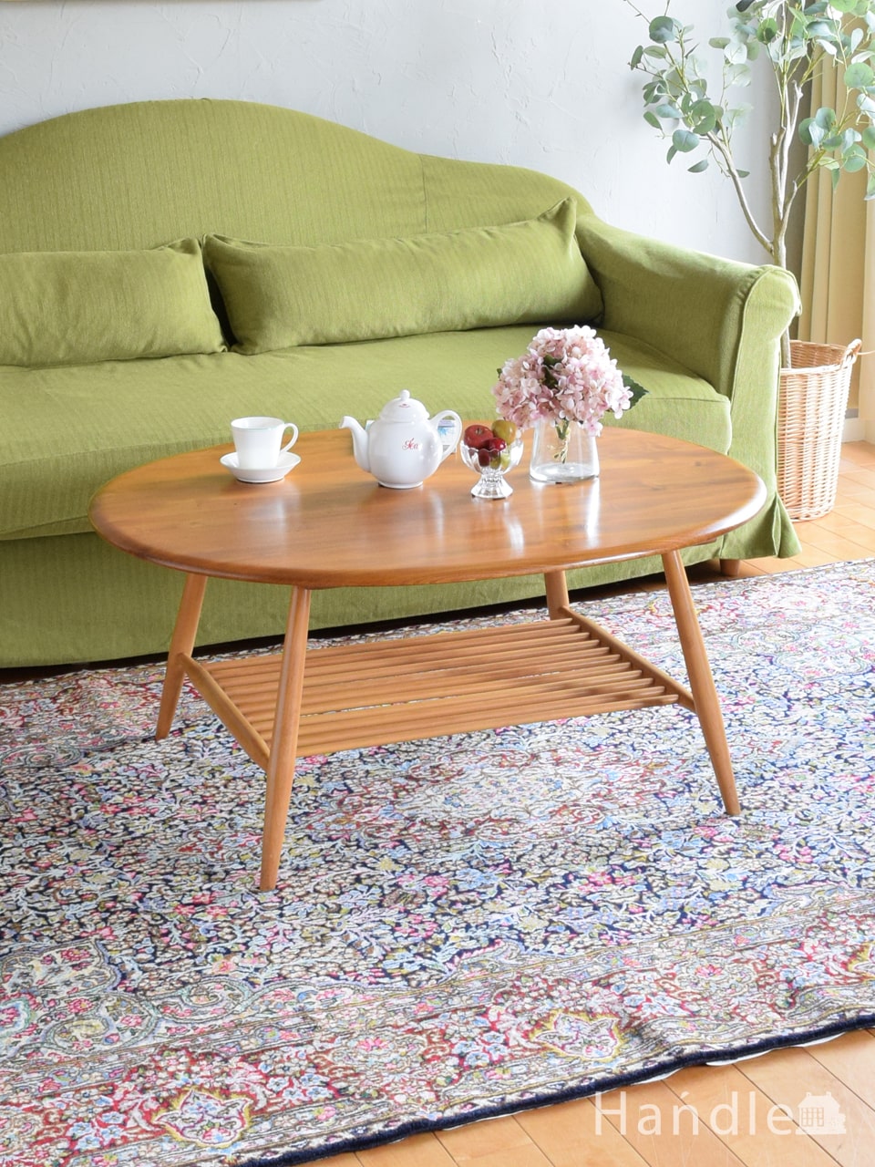 Stonehill社のヴィンテージコーヒーテーブル、クローバーの形が可愛い