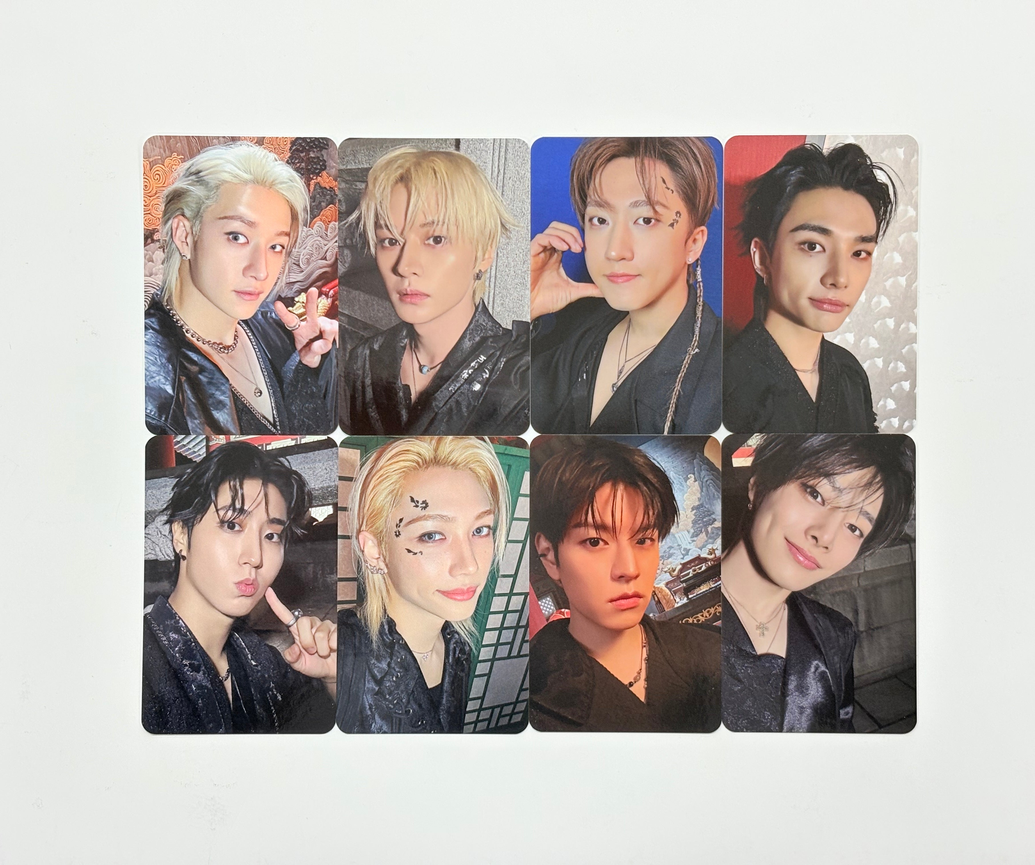 STRAY KIDS 
