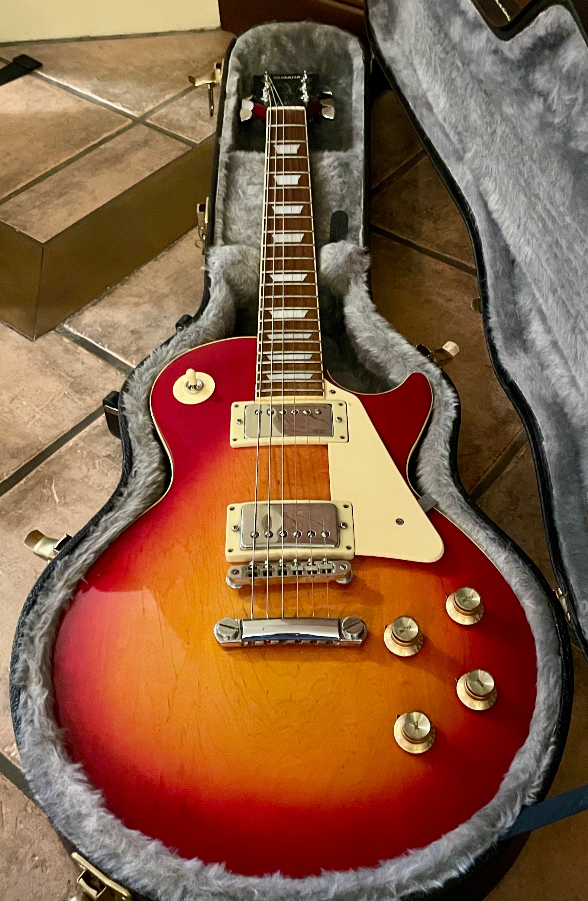 1976-1979 Yamaha Studio Lord SL380 with Case in Excellent