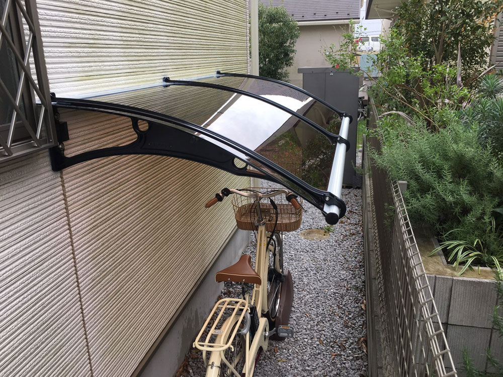 自転車置き場の屋根 | 庇専門店ひさしっくす本店