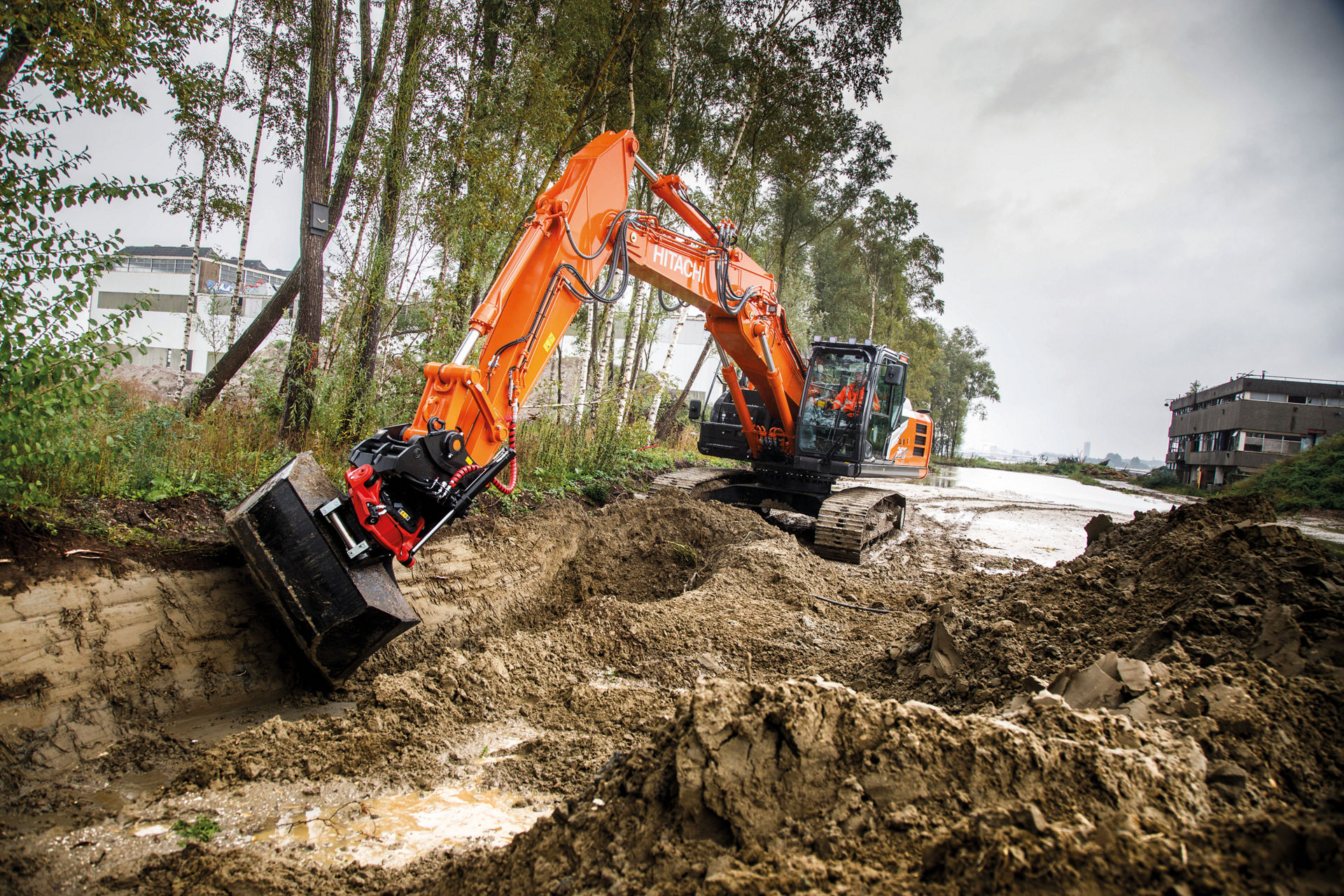 ZX250LC-7 / ZX250LCN-7 Medium Excavators - HitachiCM Europe
