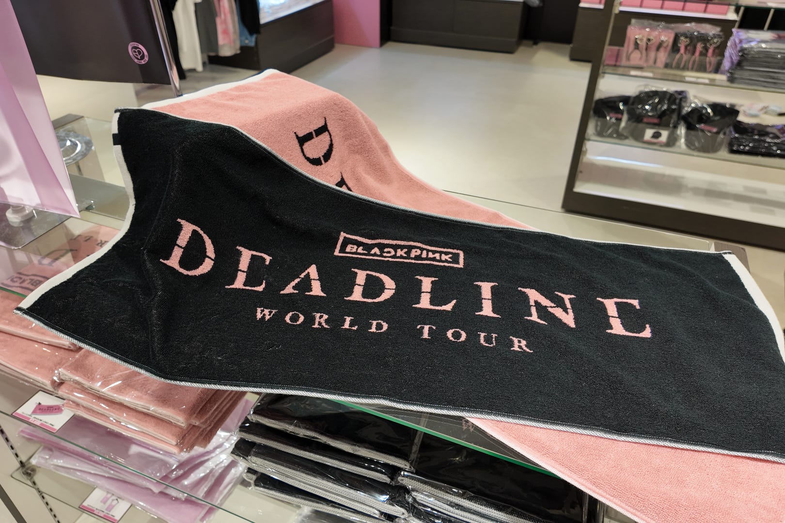 BLACKPINK ジェニートレカ&クリアポーチ ブラック BLACKPINK ジェニー