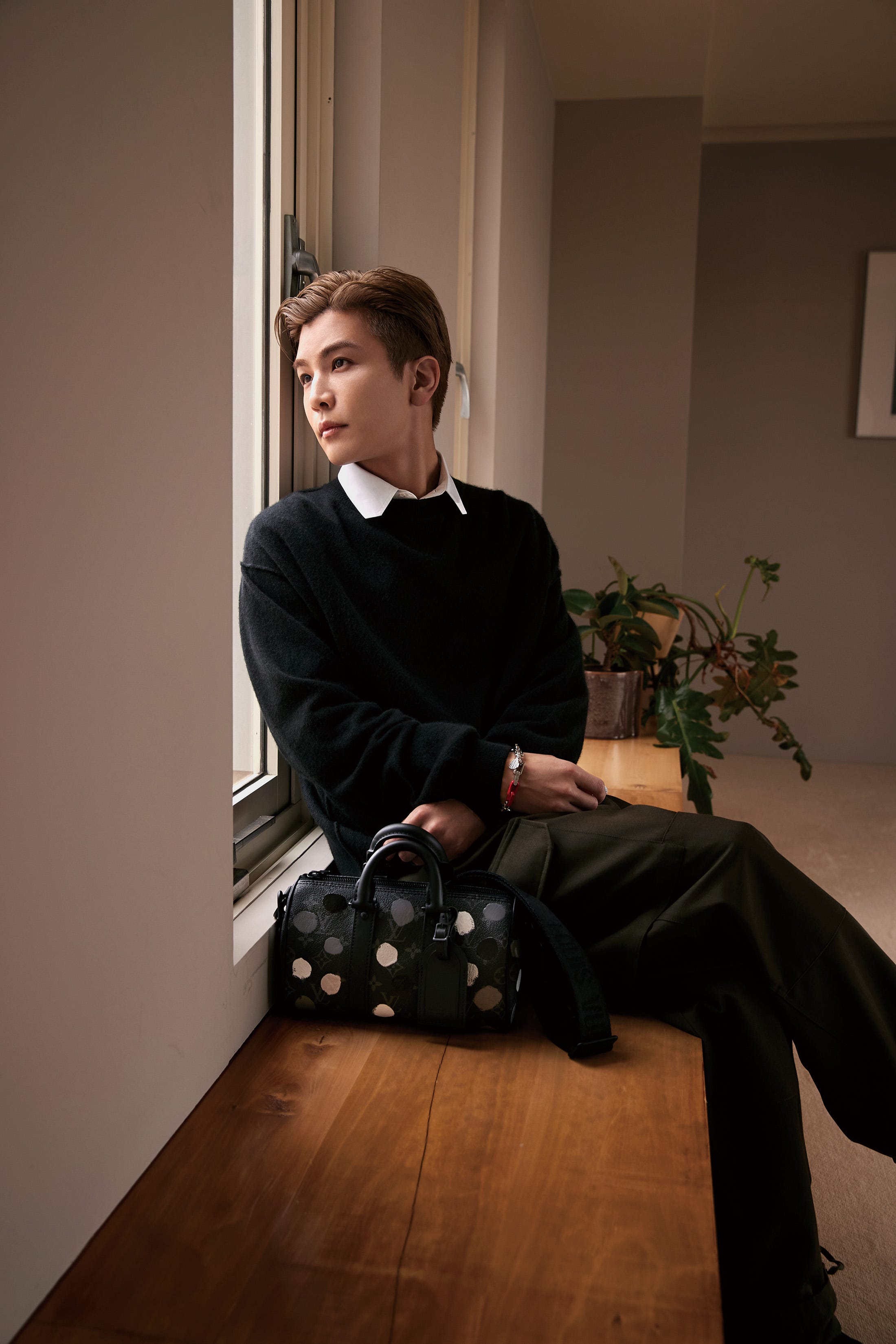 岩田剛典、唯一無二のアートをまとう｜LOUIS VUITTON X YAYOI KUSAMA