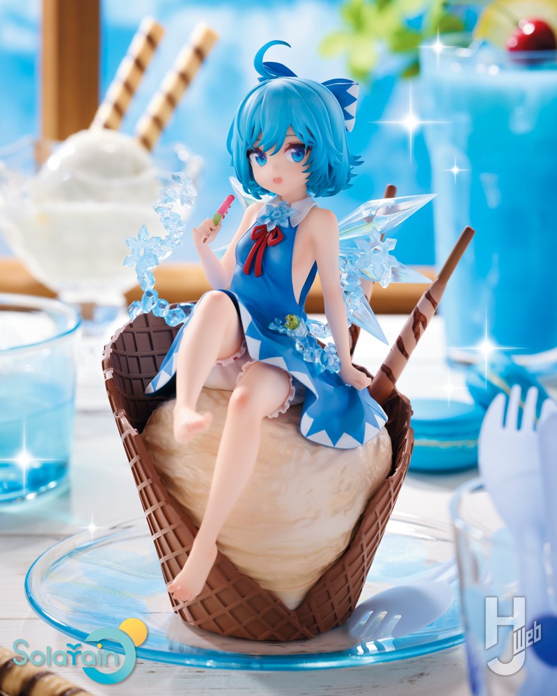 いたずら好きな氷の妖精チルノがアイスクリームにトッピング♪【東方