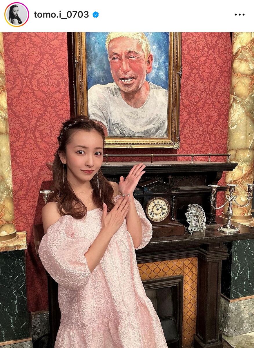 板野友美、「ツマミになる話」出演時のキュート＆華やかドレス披露に