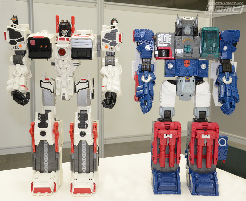 トランスフォーマー玩具史上最大の司令官ふたたび！全長約60センチの超