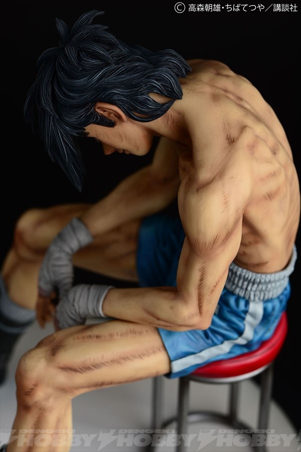 あしたのジョー』伝説のラストシーンを再現した矢吹丈のフィギュアが