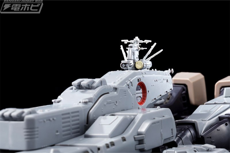 超時空要塞マクロス』完全変形SDF-1 MACROSSが全長約40センチのビッグ